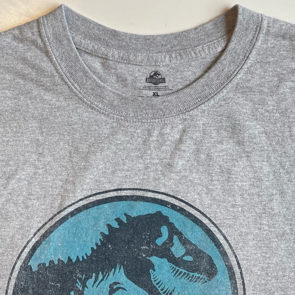 Jurassic World Tee - T-Rex & Heavy - Size XL - Picture 5 of 10